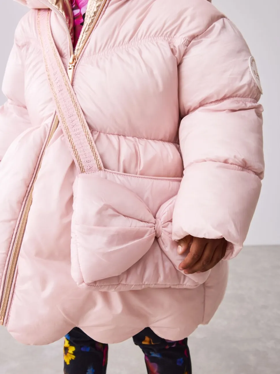 Roze - Baker by Ted Baker Regenbestendige gewatteerde jas met geschulpte rand en afneembare tas