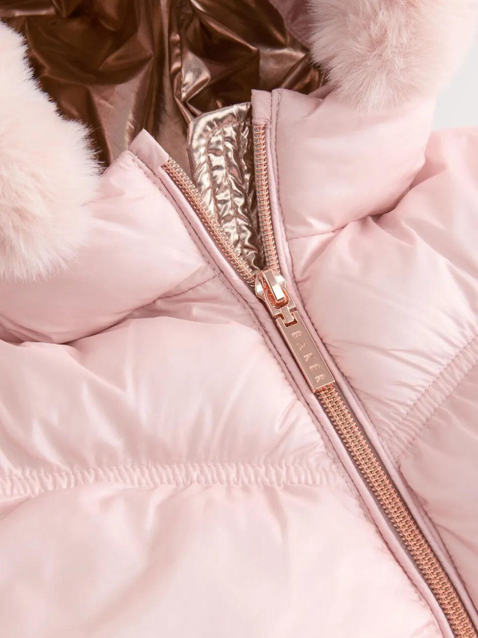 Roze - Baker by Ted Baker Regenbestendige gewatteerde jas met geschulpte rand en afneembare tas