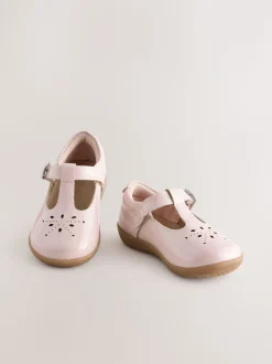 Roze - First Walker schoenen met klittenband en T-bandje