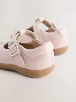 Roze - First Walker schoenen met klittenband en T-bandje