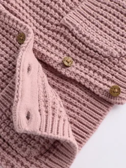 Roze - Gebreid babyvestje met geborduurde slogan op de rug (0mnd-2jr)