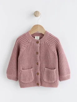 Roze - Gebreid babyvestje met geborduurde slogan op de rug (0mnd-2jr)