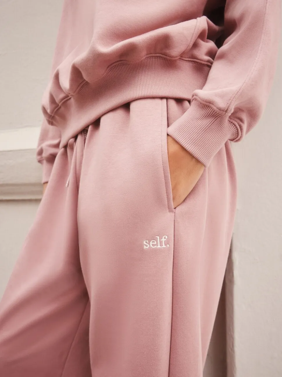 Roze - self. joggingbroek met wijde pijpen