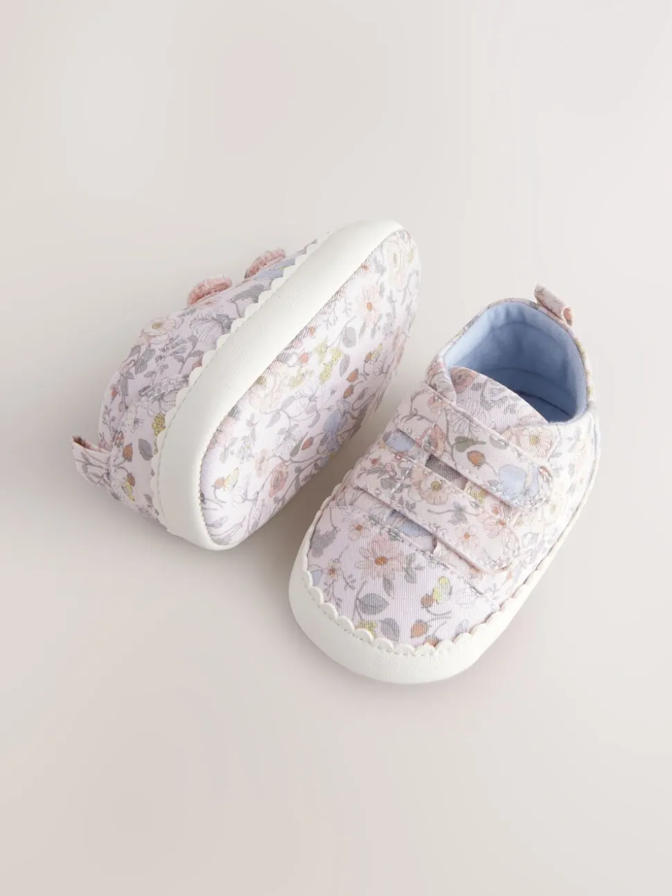 Roze bloemen - Babyschoentjes met klittenbandsluiting (0 - 24 mnd)