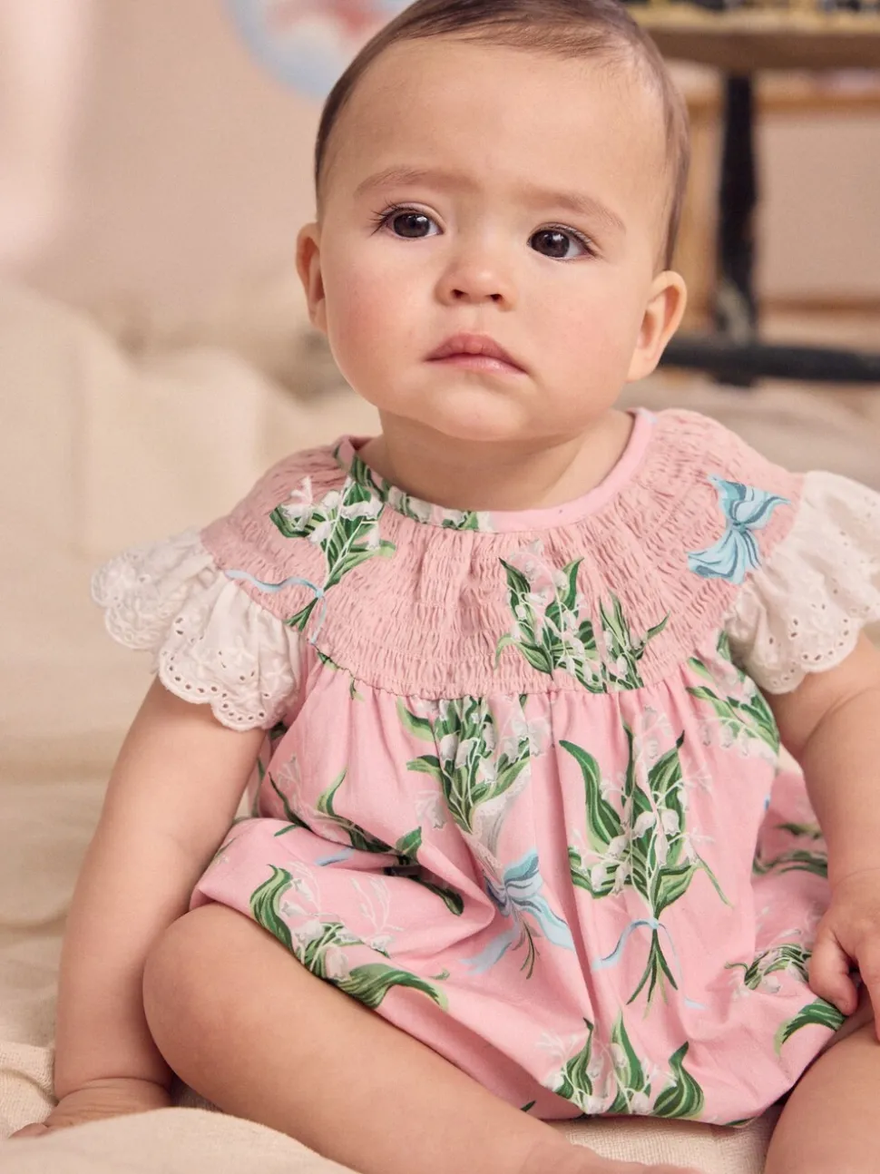 Roze bloemen - Cath Kidston 100% katoenen babyrompertje met print en broderie