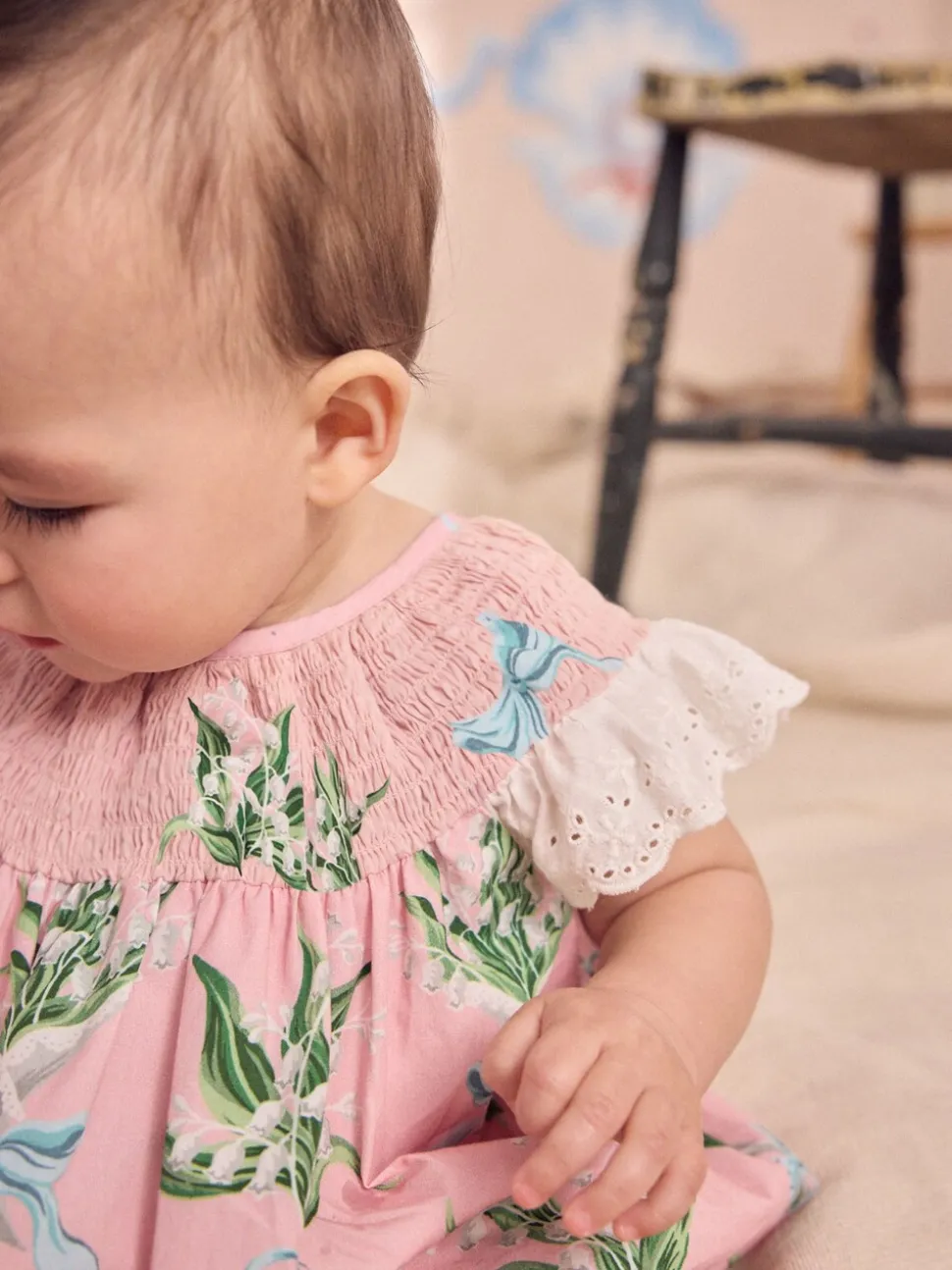 Roze bloemen - Cath Kidston 100% katoenen babyrompertje met print en broderie