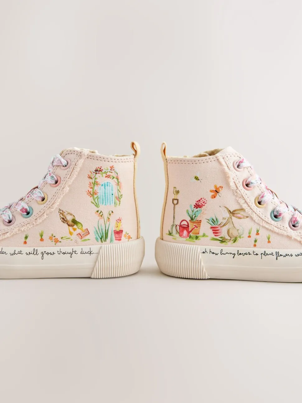 Roze met figuurtjes - Hoge sneakers