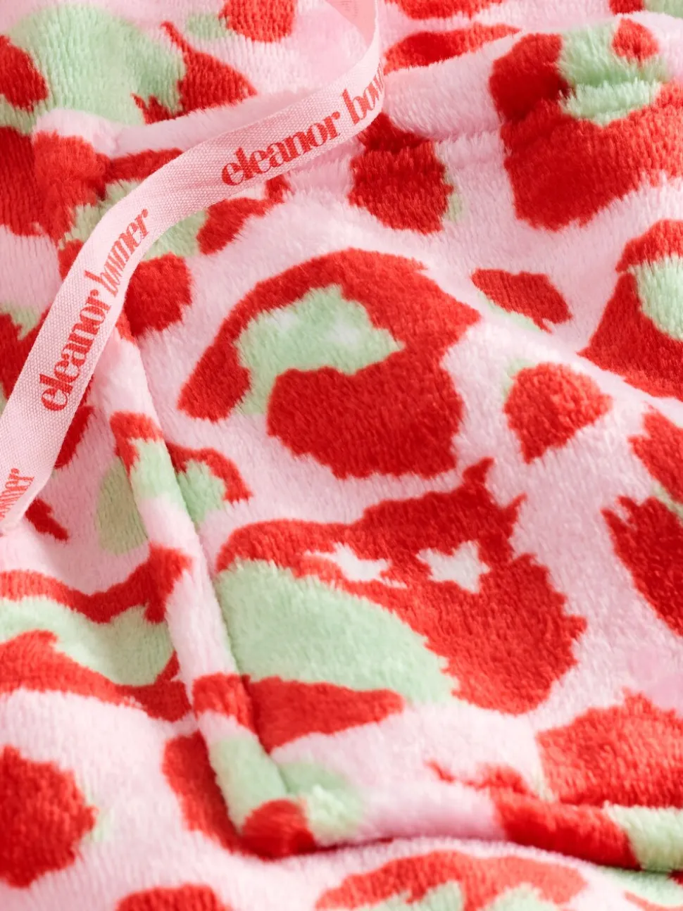 Roze met groen - Eleanor Bowmer Leopard Print Fleece Robe