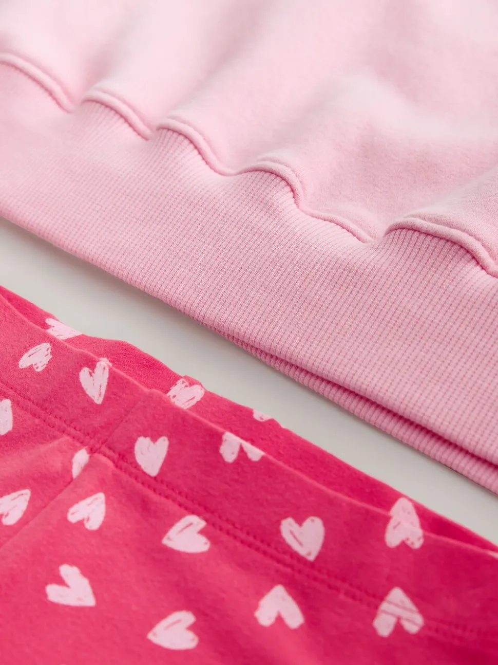 Roze/rood met hart - Sweatshirt and Flare Leggings Set (3-16yrs)
