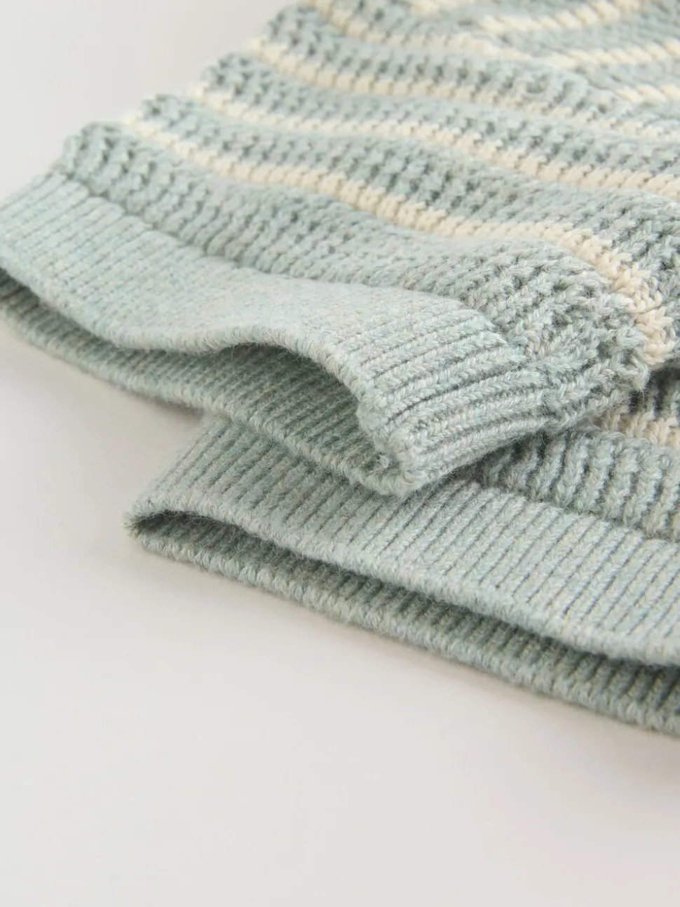 Saliegroen gestreept - Knitted Top and Shorts Baby Set (0mths-2yrs)
