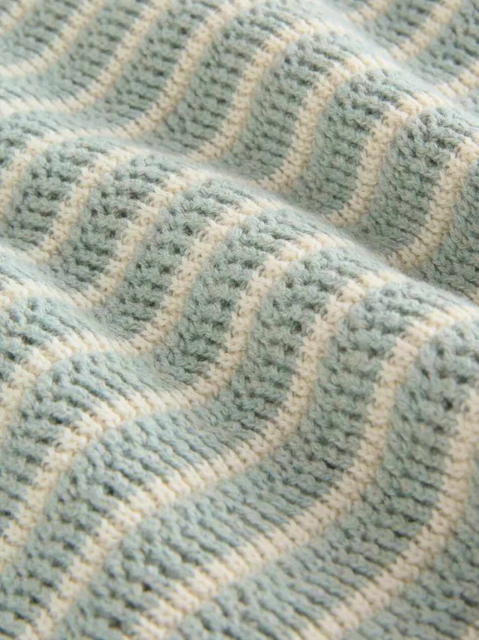 Saliegroen gestreept - Knitted Top and Shorts Baby Set (0mths-2yrs)