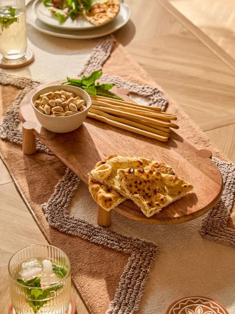 Serveerbord met houten poten