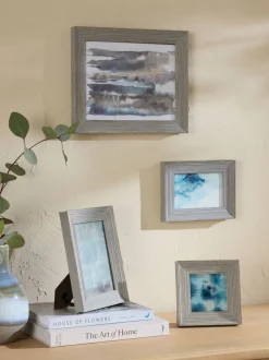 Set of 2 Distressed Wood Effect Photo Frames