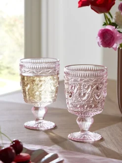 Set of 2 Heart Pressed Wine Glasses