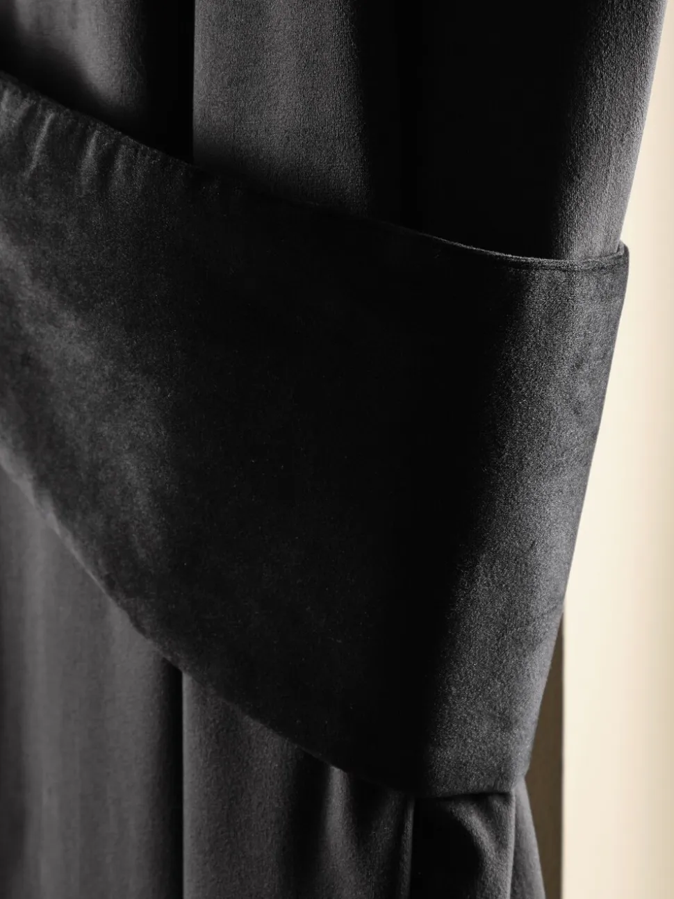 Set of 2 Matte Velvet Curtain Tie Backs