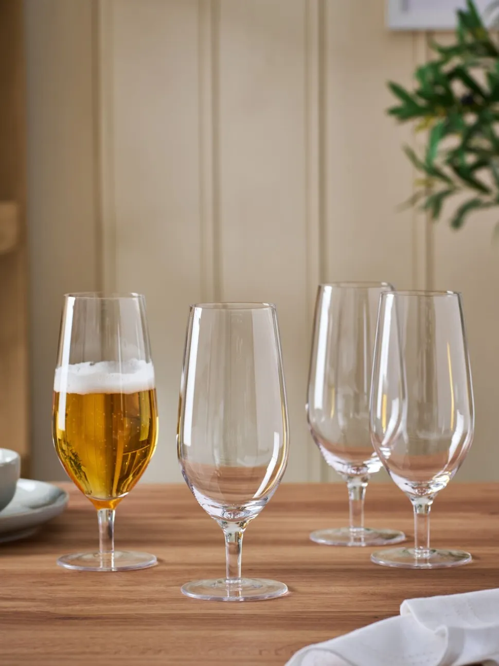 Set of 4 Nova Footed Pint Beer Glasses