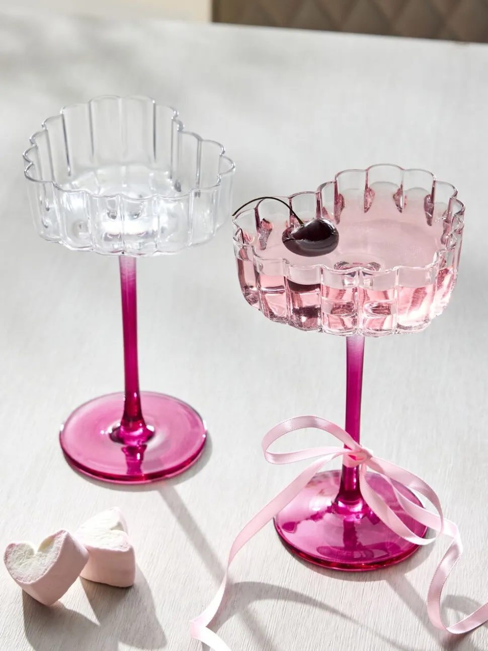 Set of 2 Scalloped Heart Cocktail Glasses