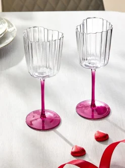 Set of 2 Scalloped Heart Wine Glasses
