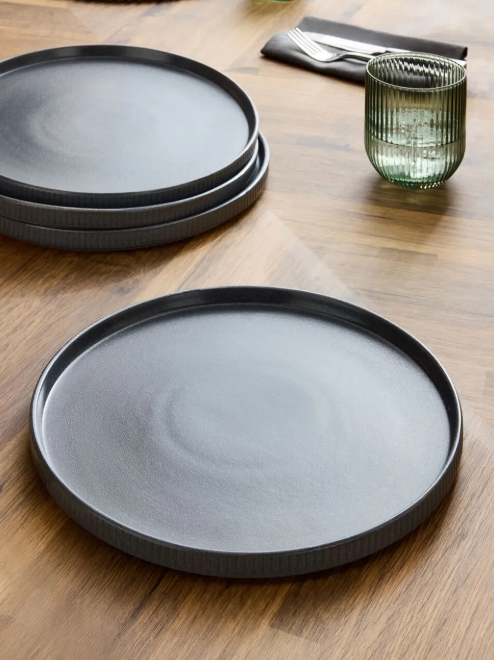 Set of 4 Stamford Dinner Plates