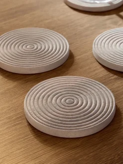 Set van 4 Bronx geëtste houten onderzetters