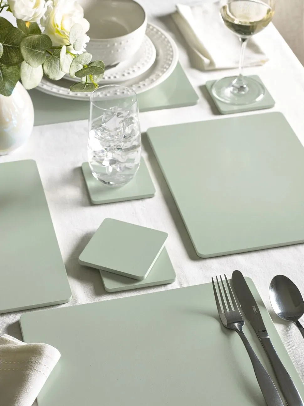 Set van 4 houten placemats en onderzetters
