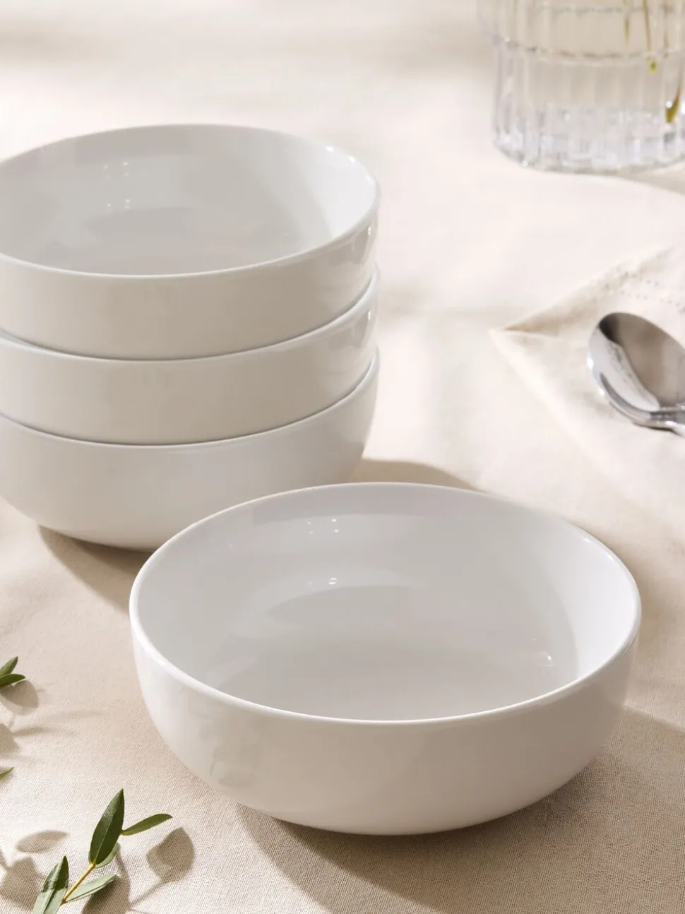 Set van 4 moderna schalen