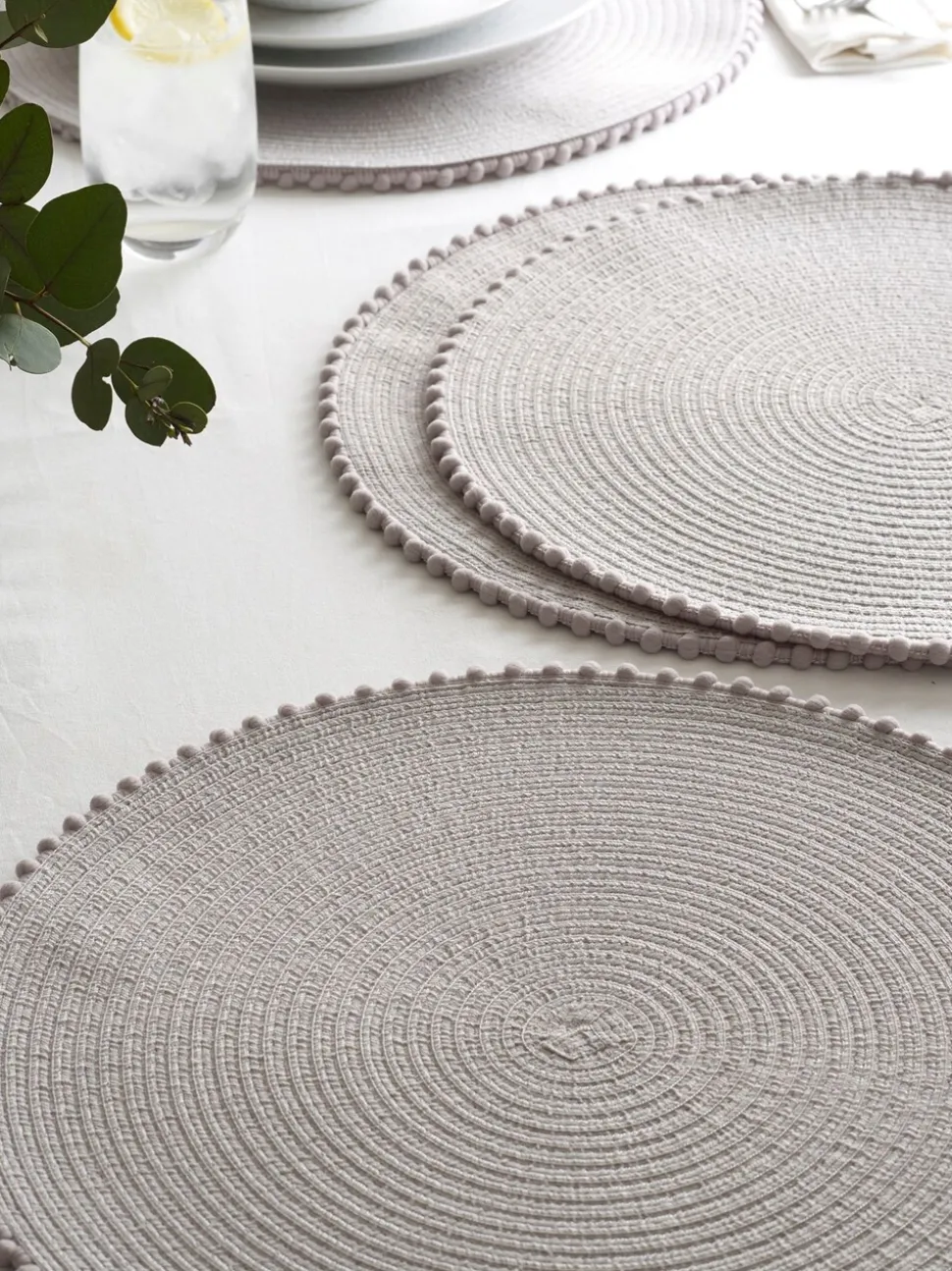 Set van 4 placemats met pompon