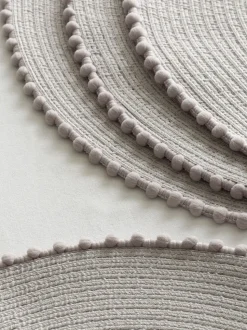 Set van 4 placemats met pompon