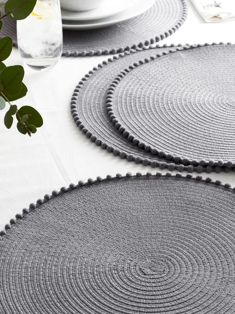 Set van 4 placemats met pompon