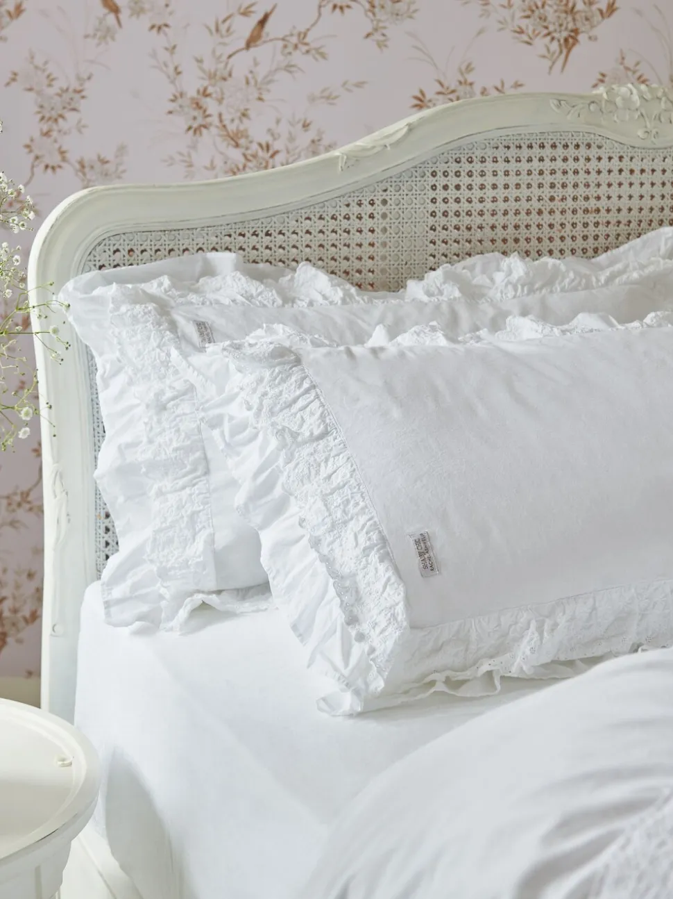 Shabby Chic by Rachel Ashwell® set van 2 Broderie Anglaise kussenslopen met ruches