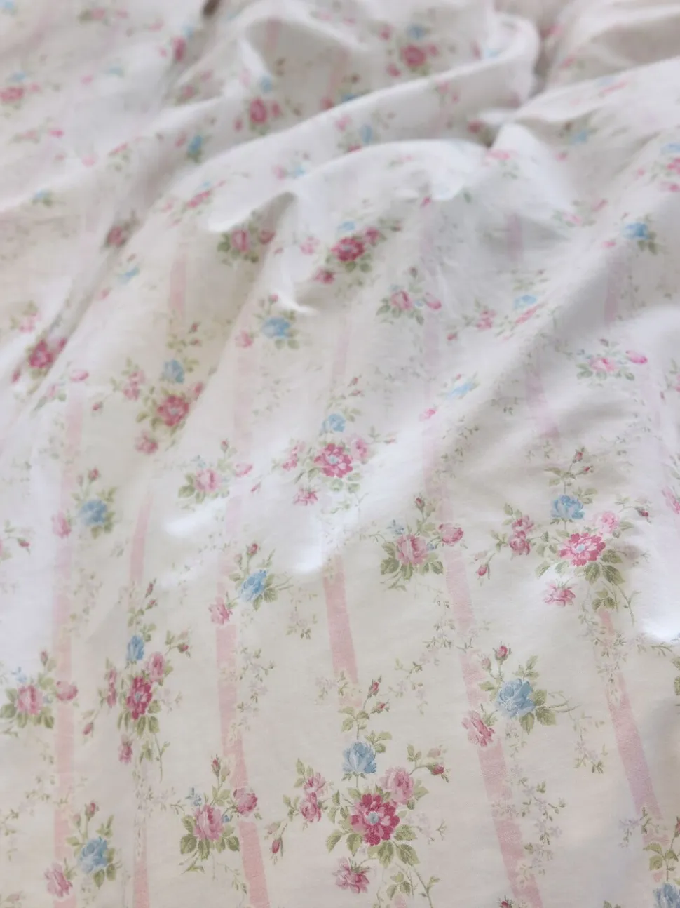 Shabby Chic by Rachel Ashwell® petite ruche dekbedovertrek en kussensloopset