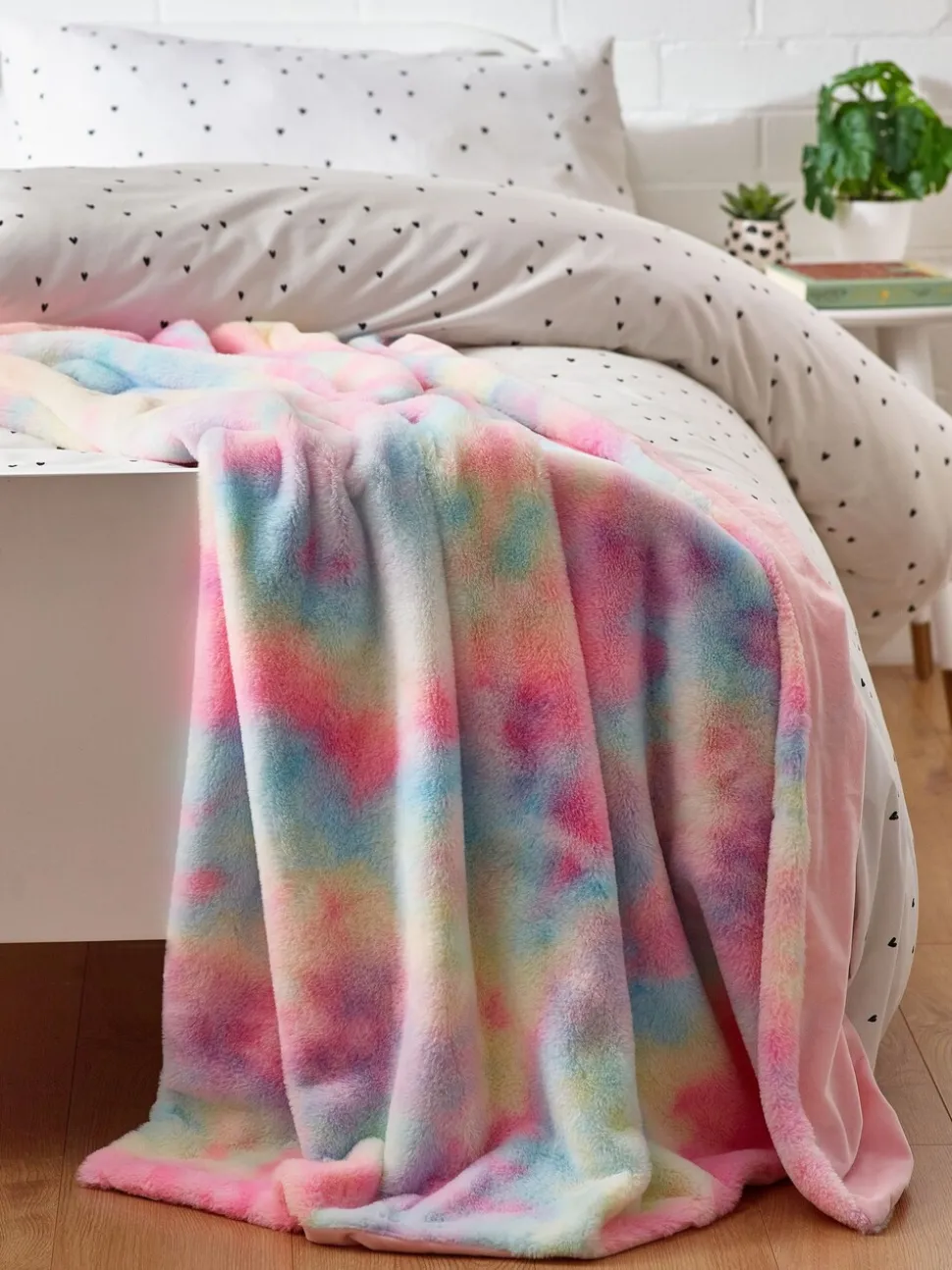 Sprei van imitatiebont met regenboog en ombré-effect