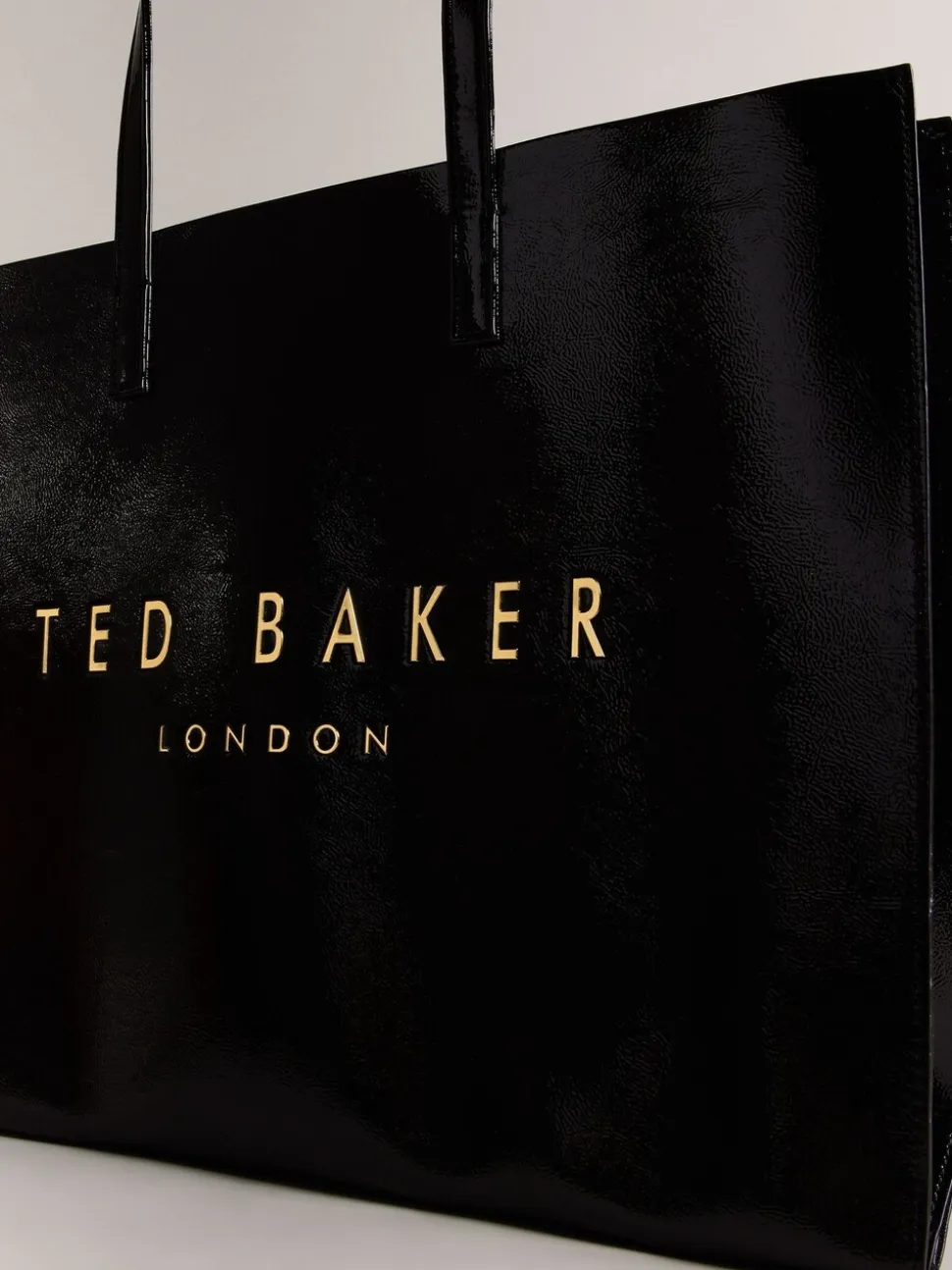 Ted Baker Crikon extra grote iconische tas met kreukeffect