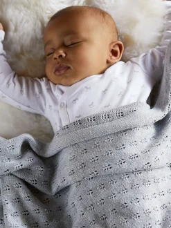 The Little Tailor ajourgebreid babydekentje van 100% katoen