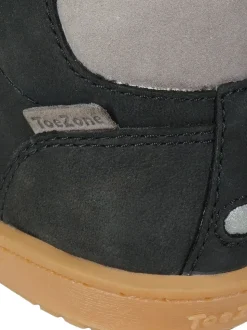 ToeZone Grayson zwarte nubuckleren jongenslaarzen met klittenbandsluiting