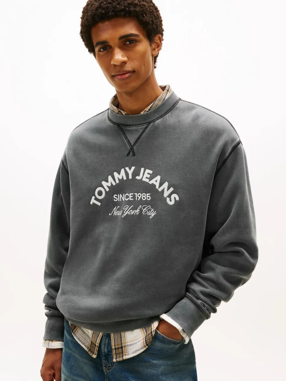 Tommy Jeans Arch Logo Appliqué Washed Sweatshirt
