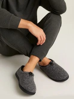 Totes Isotoner Mens Felt Full Back Slippers With Pull Toggle