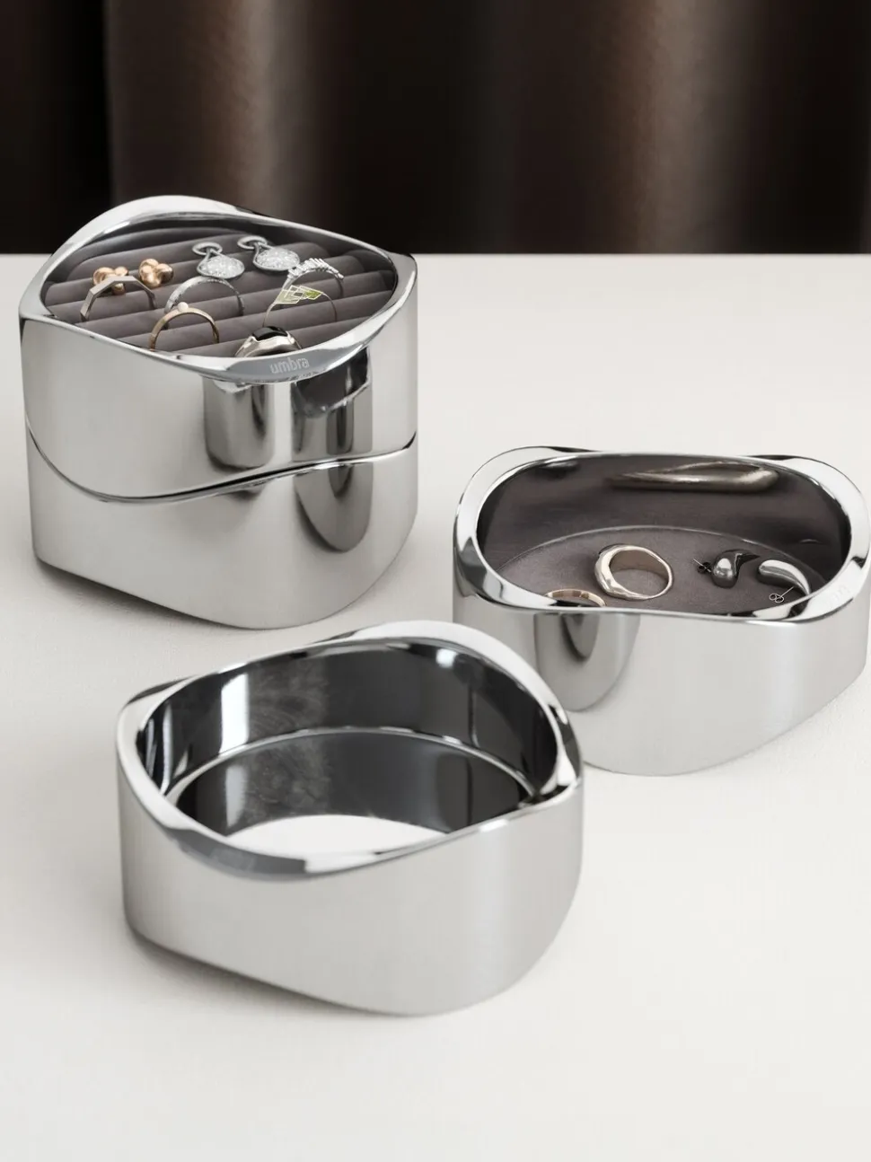 Umbra Wavy Jewelry Organizer