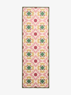 Wasbare loper met geometrische tegelprint