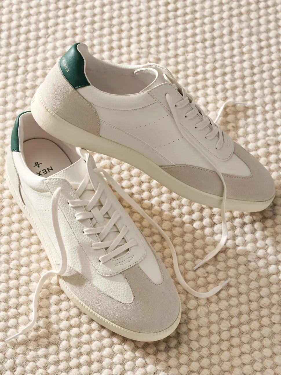 Wit - Chic-casual vetersneakers met suède afwerking