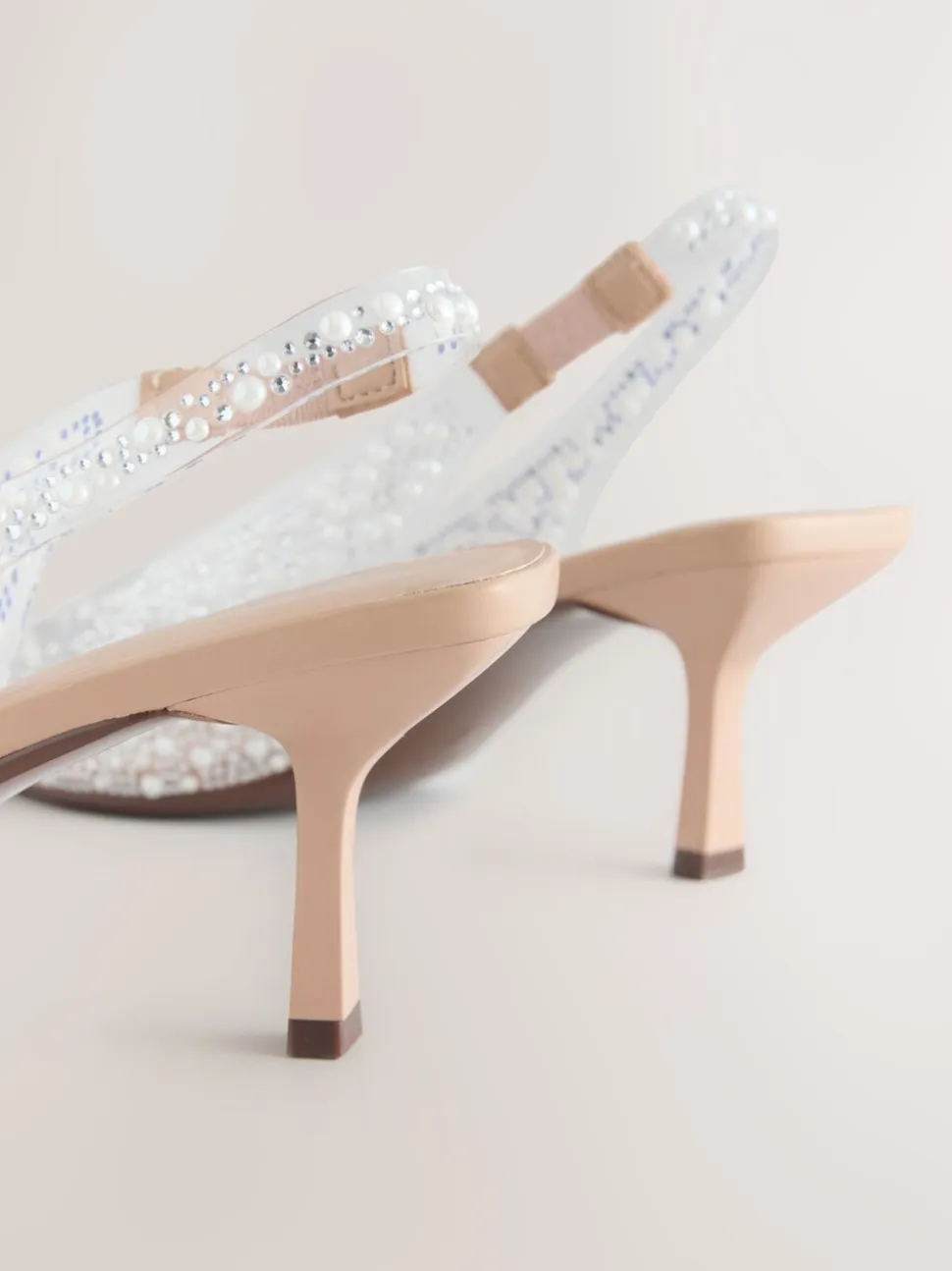 Wit - Forever Comfort® puntige slingback-hakken met vinyl en sierstenen
