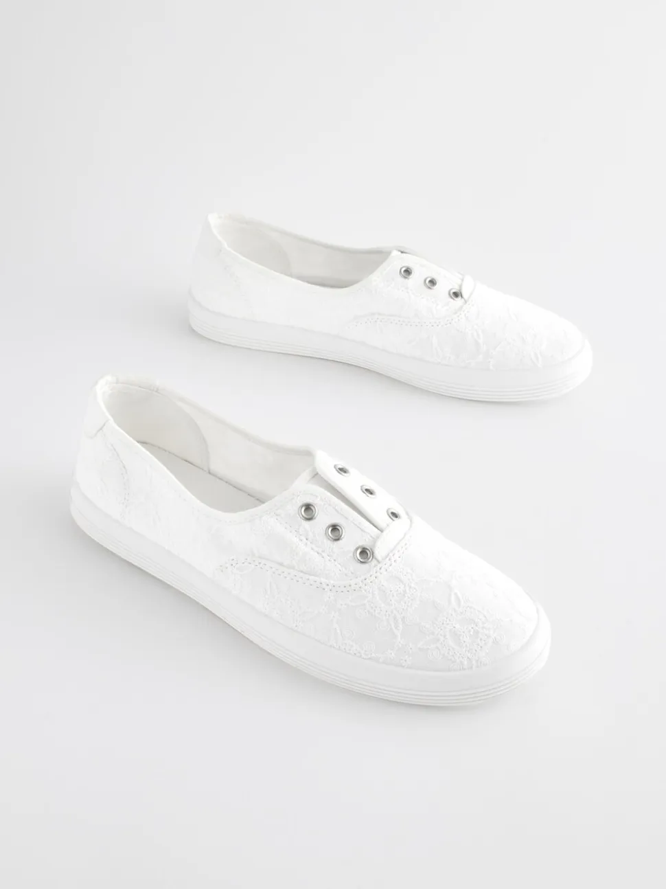 Wit - Geborduurde veterloze canvas instapsneakers