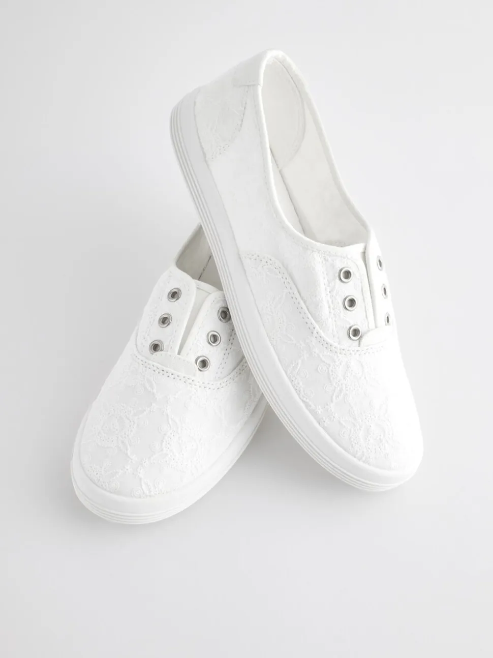 Wit - Geborduurde veterloze canvas instapsneakers