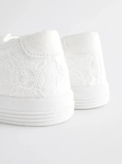 Wit - Geborduurde veterloze canvas instapsneakers