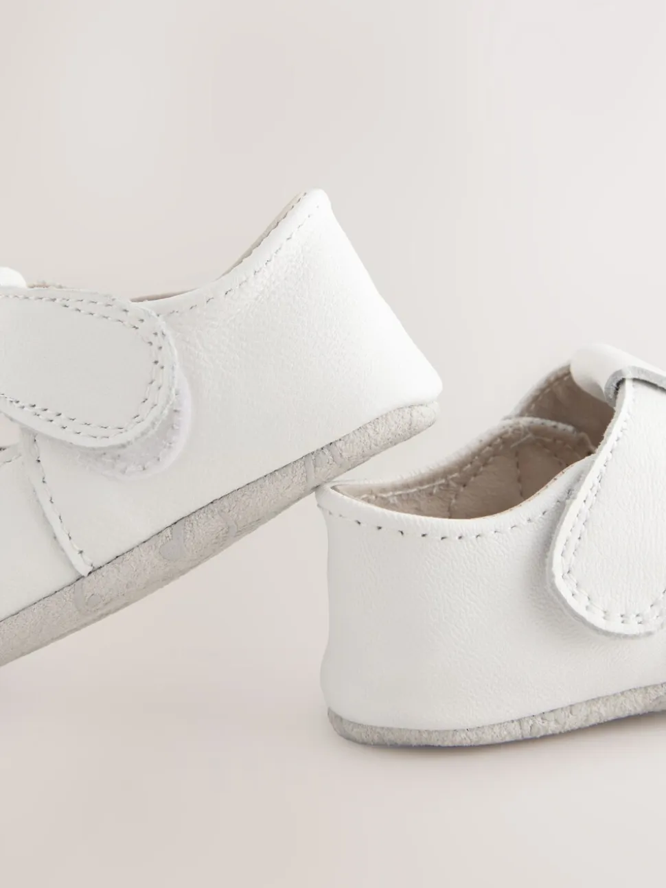 Wit - Leren babyschoen met T-bandje (0 - 24 mnd)