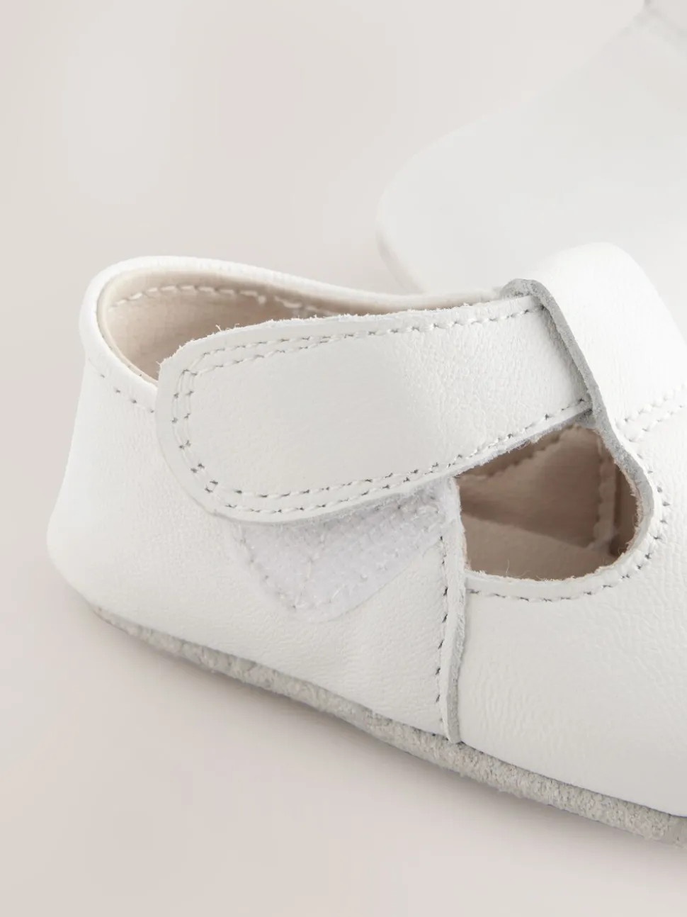Wit - Leren babyschoen met T-bandje (0 - 24 mnd)