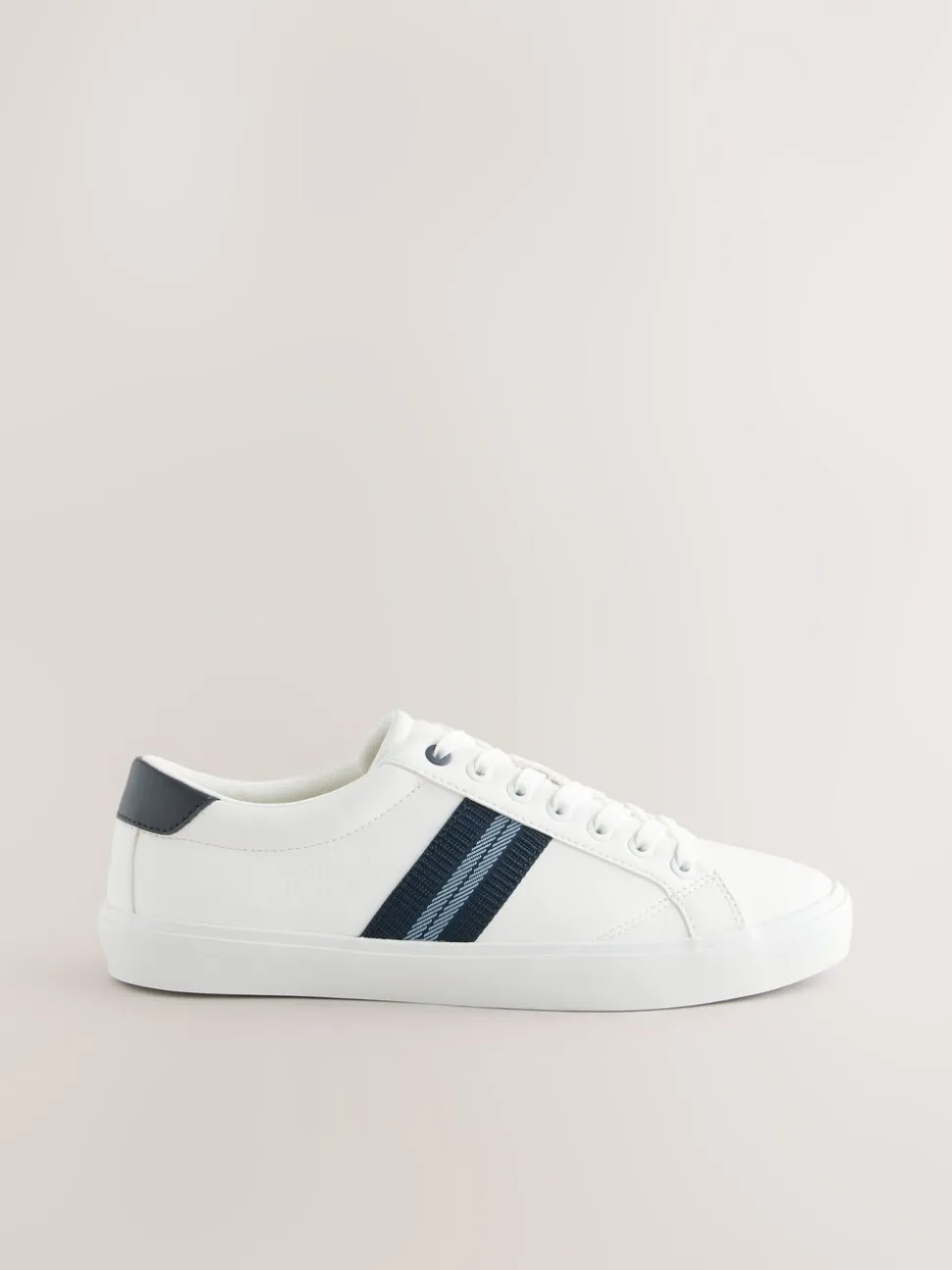Wit - Nette casual sneakers met zijstreep