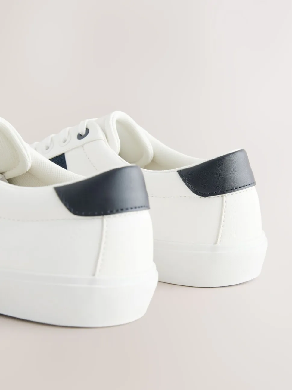 Wit - Nette casual sneakers met zijstreep