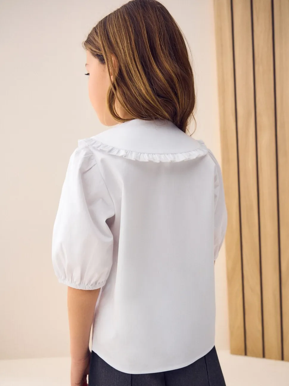 Wit - Schoolblouse met klittenbandsluiting, kraag met ruches en hoog aandeel katoen (3-14jr)