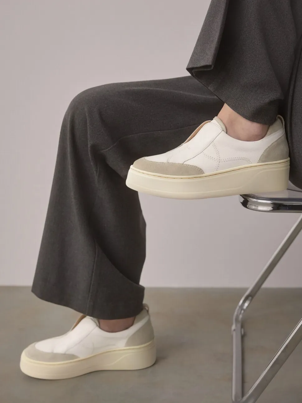 Wit - Signature leren instapsneakers met dikke zool en plateauzool